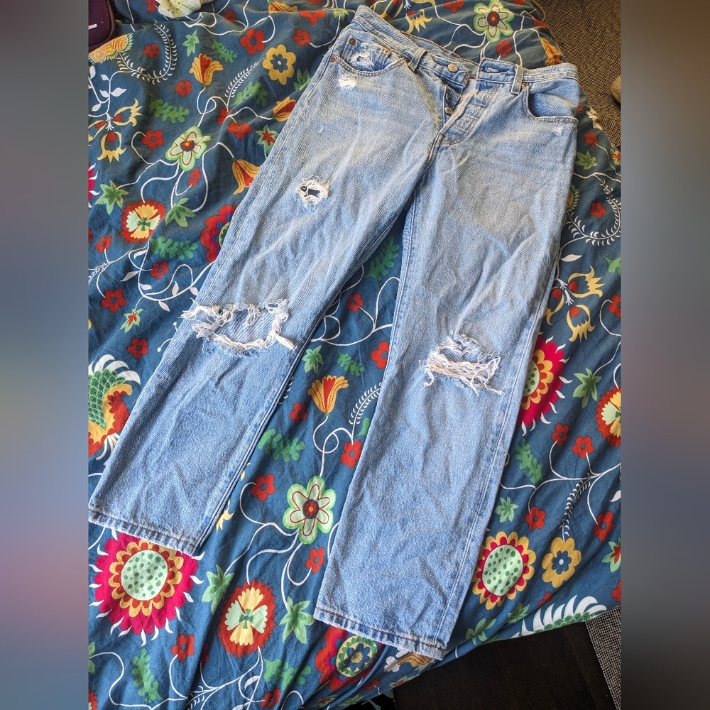 Levi's 501 Distressed Light Wash Cropped Jean High Waisted